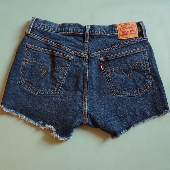 Levi's®501® Original Fit High Rise Women's Shorts - Picture 4 of 8